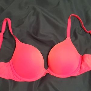 PINK Wear Everywhere Push-up 32C Bra